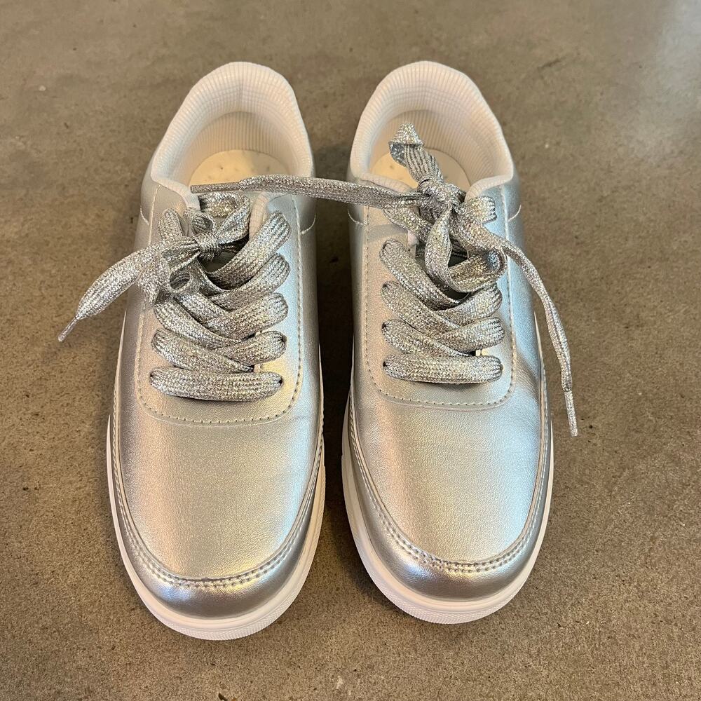 Metallic Silver Fashion Sneakers Womens size 7 shoes NEW